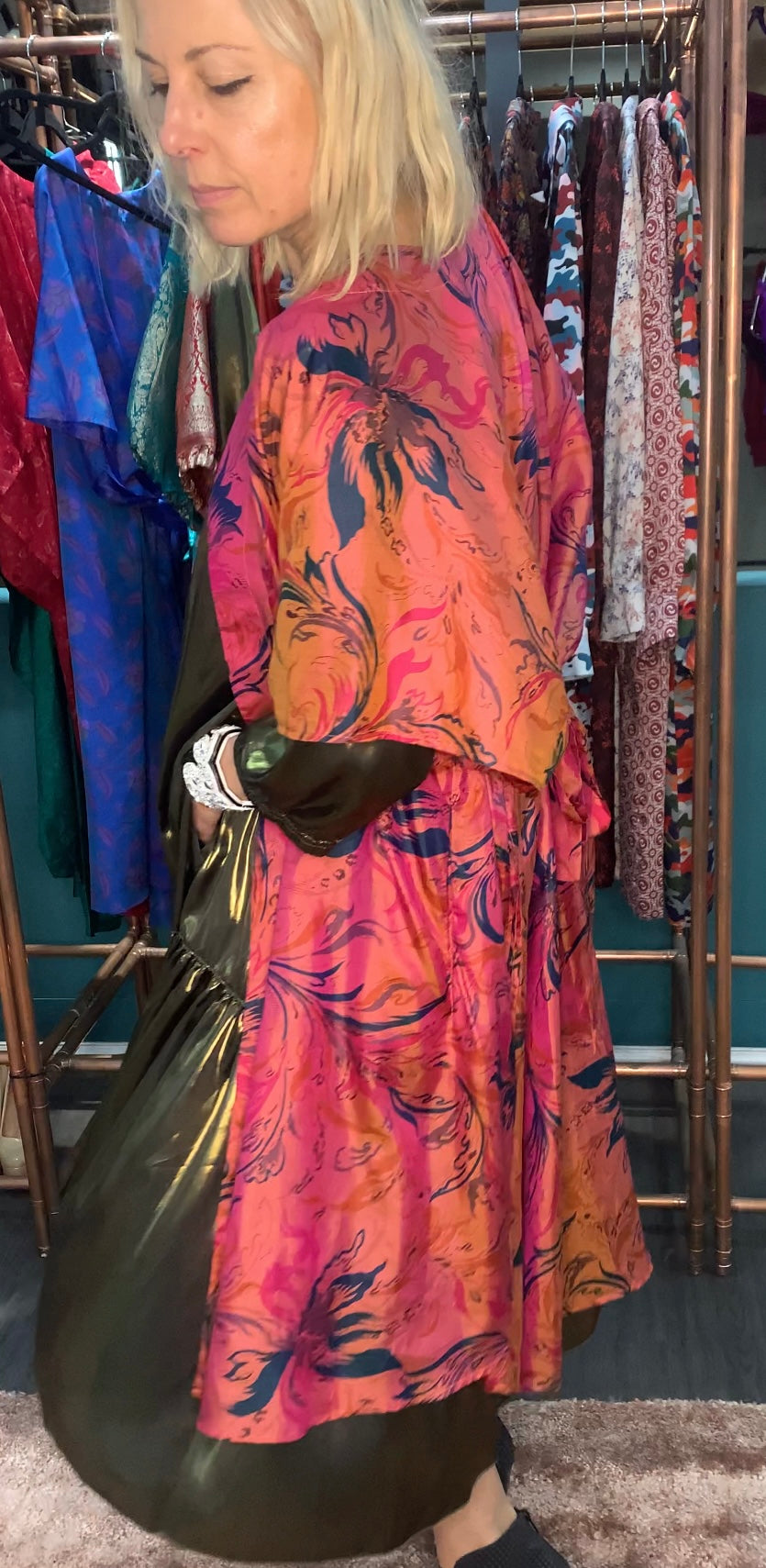 Rebecca in style Ausus in gold layered with style neem in celestial pink